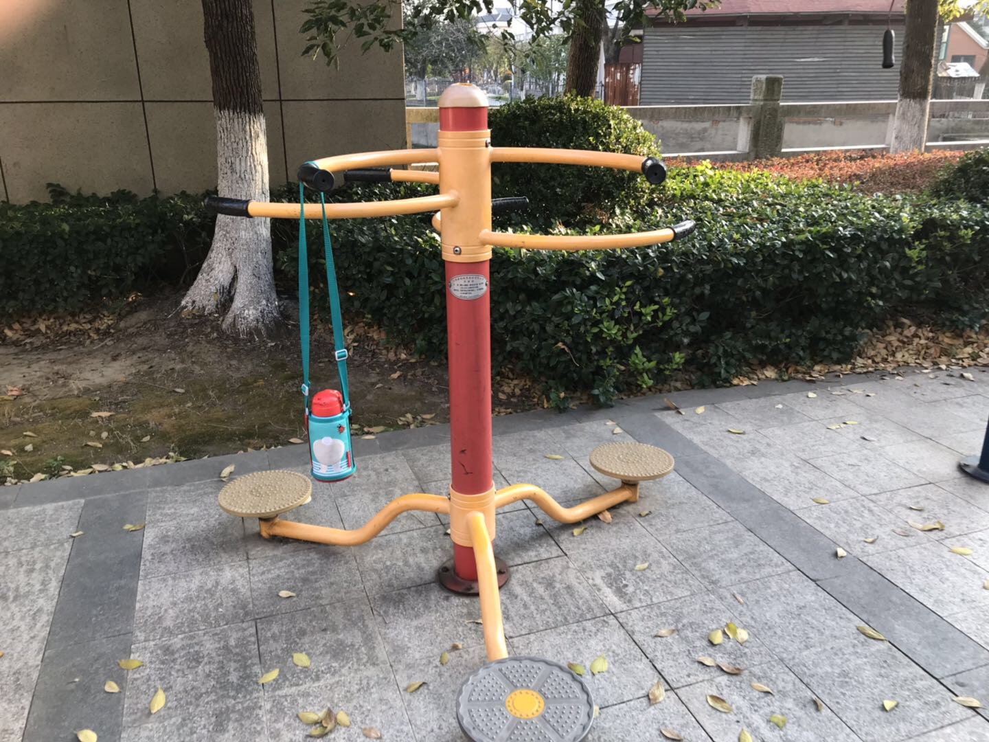 扭腰器
