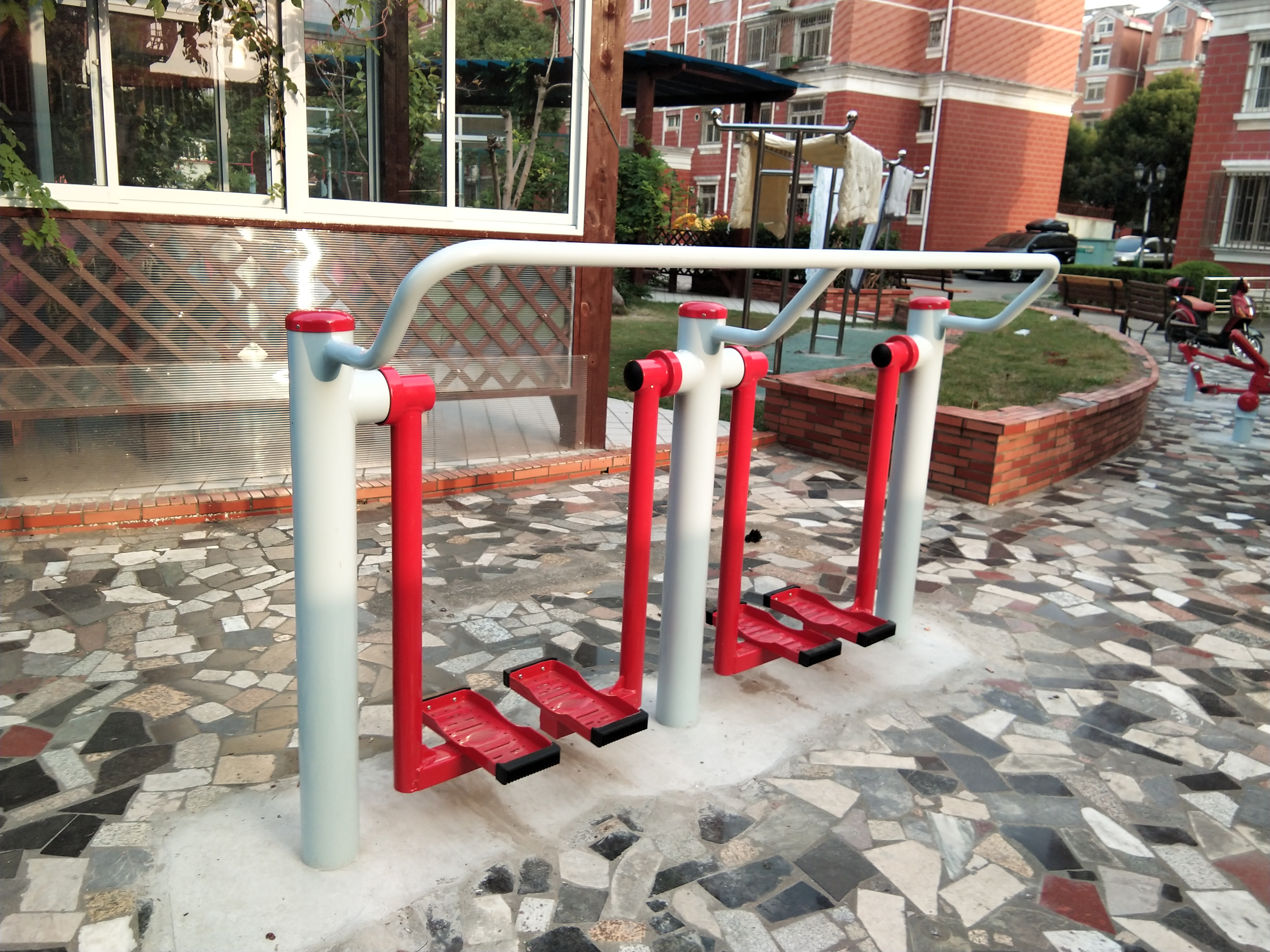 兩聯漫步機