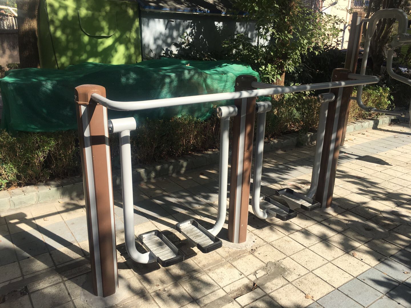 雙位太空漫步機