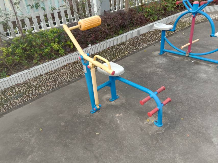 腹背鍛煉器