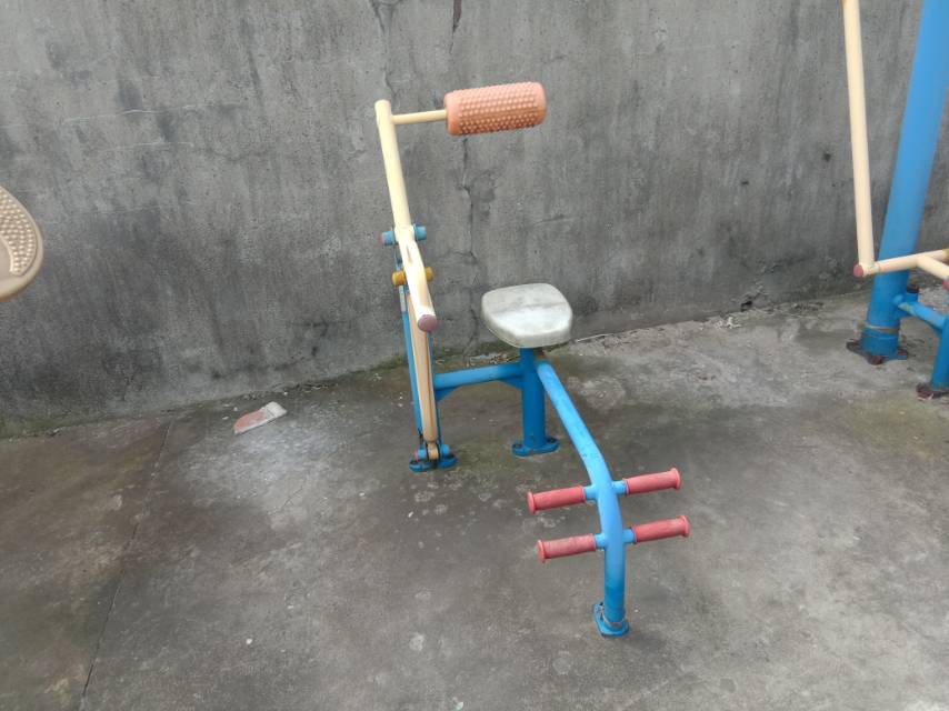 腹背鍛煉器