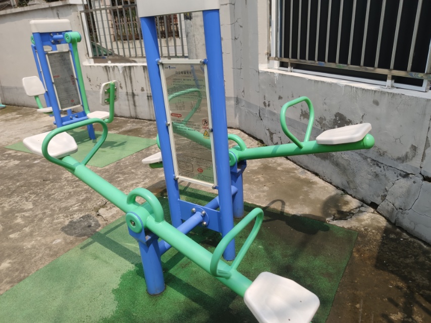 雙立柱蹺蹺板
