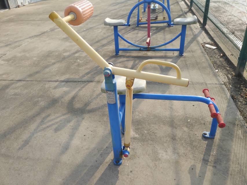 腹背鍛煉器