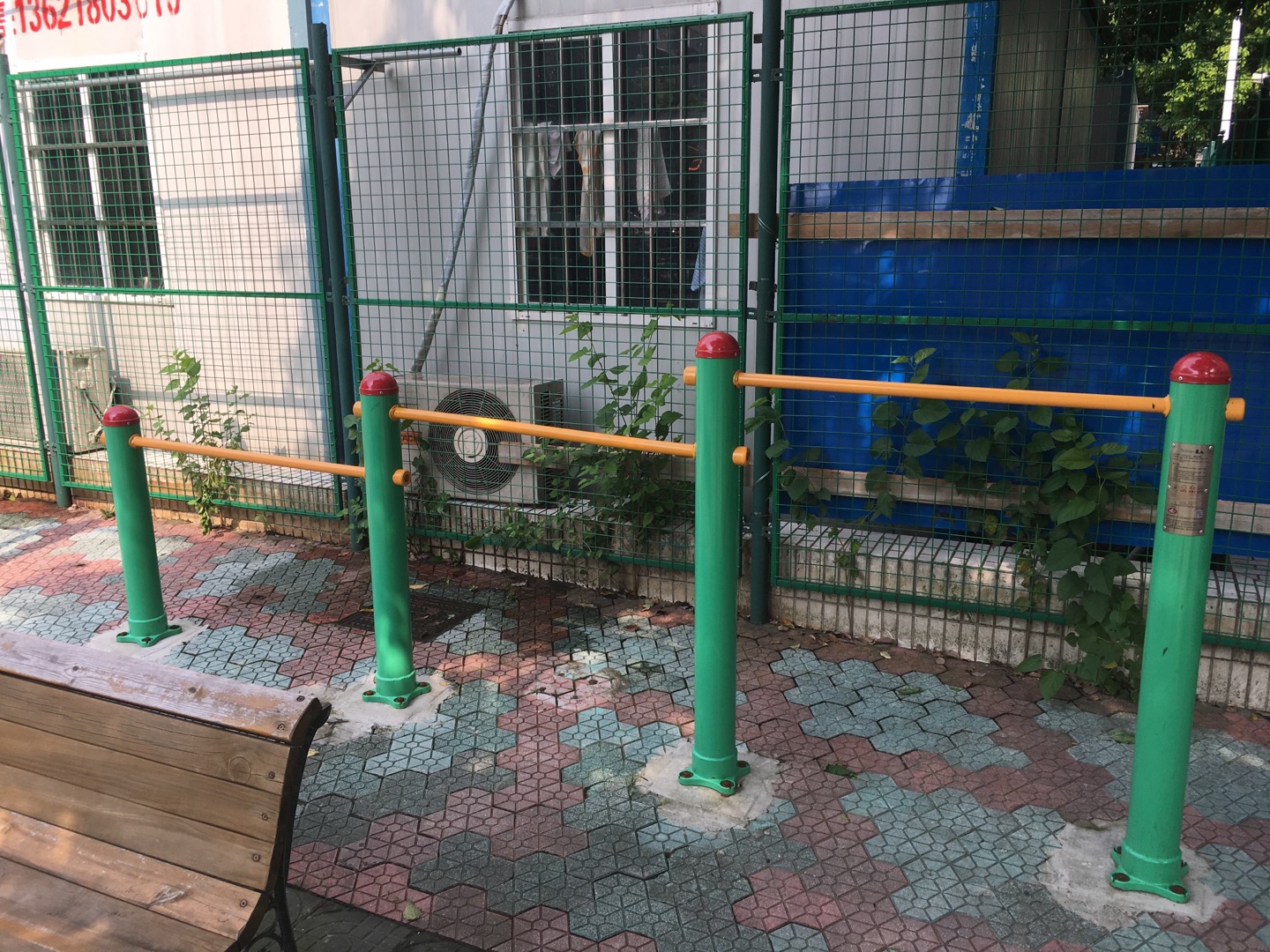 多聯壓腿架