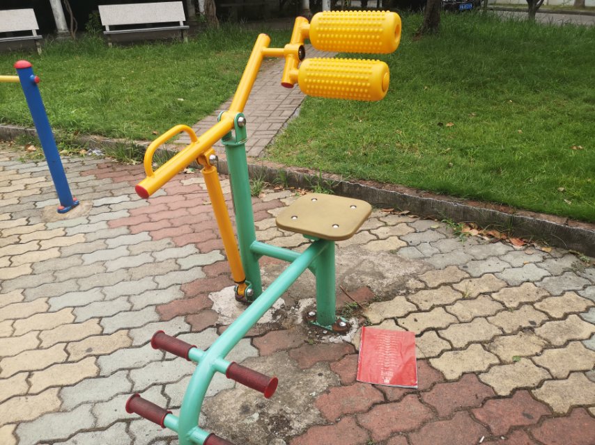 腹背鍛煉器