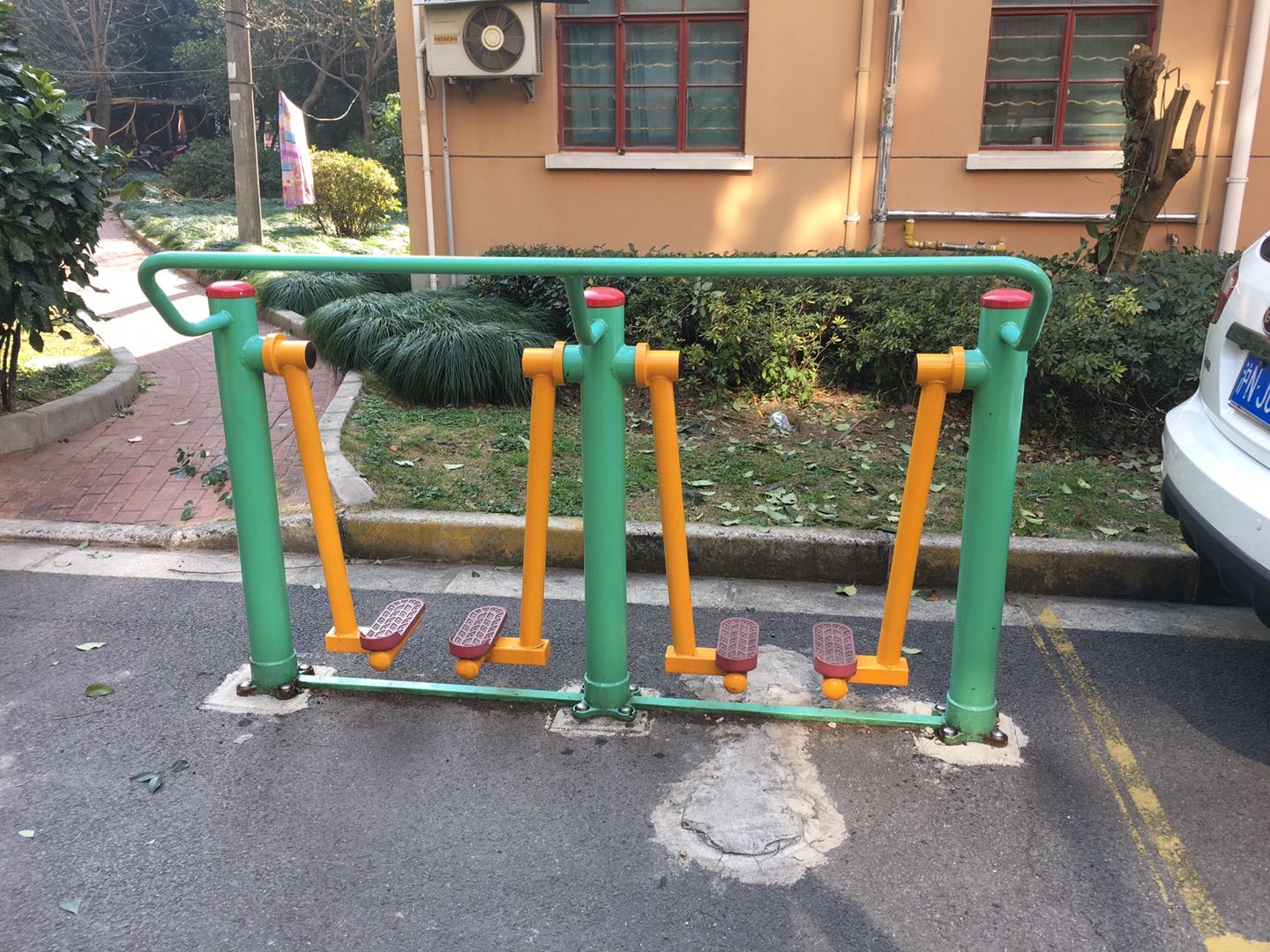 兩聯漫步機