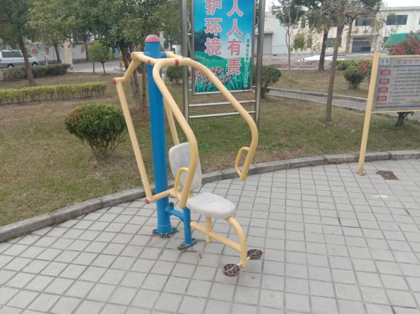 自重推胸器