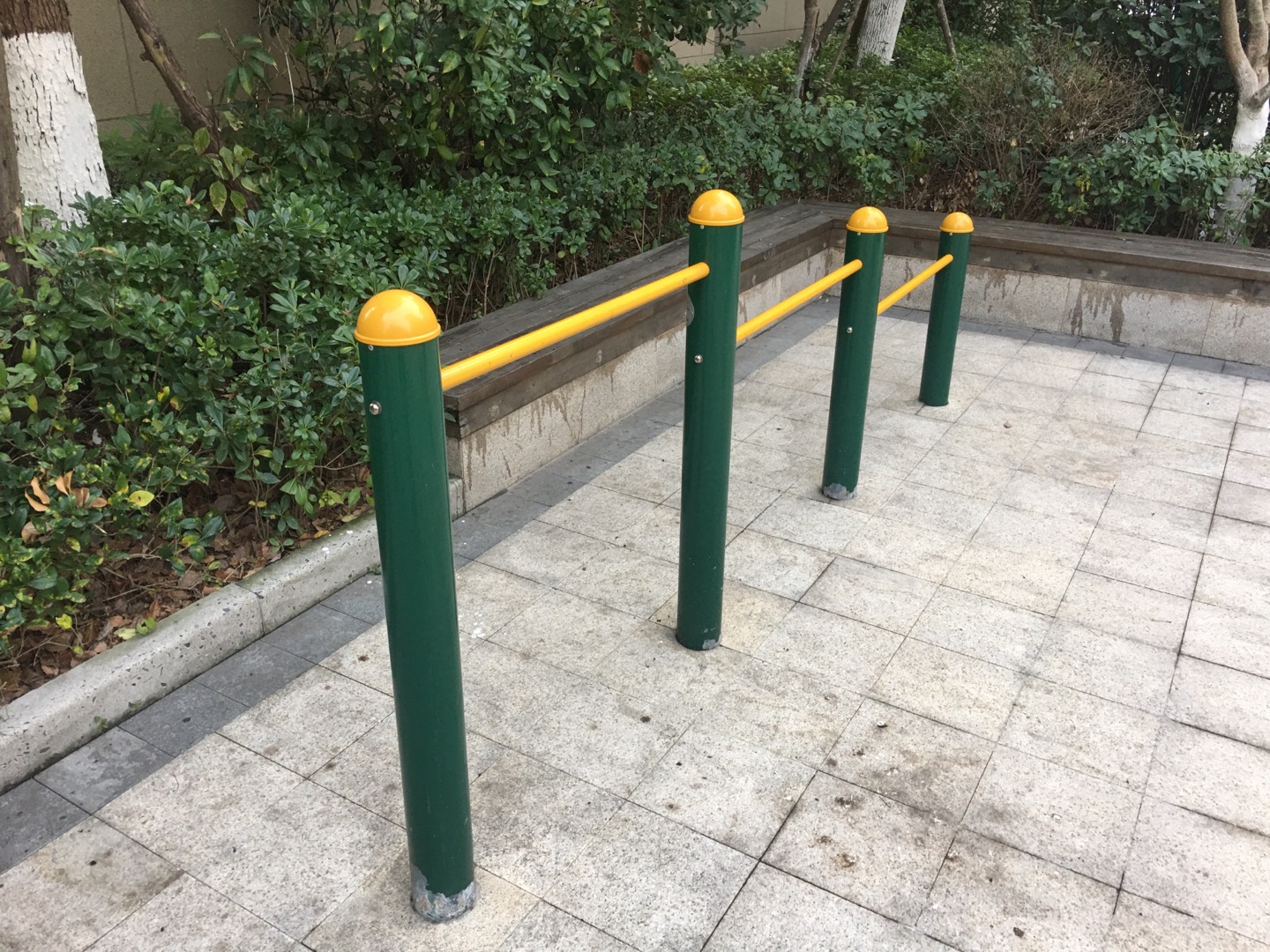 三人壓腿器