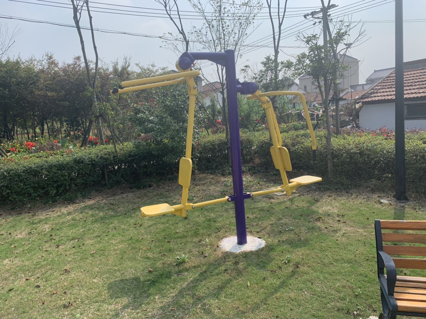 坐推坐拉器
