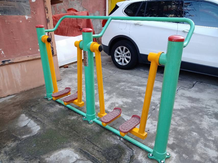 兩聯漫步機