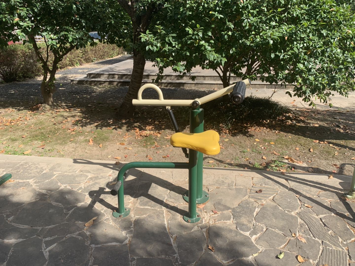 腹背鍛煉器