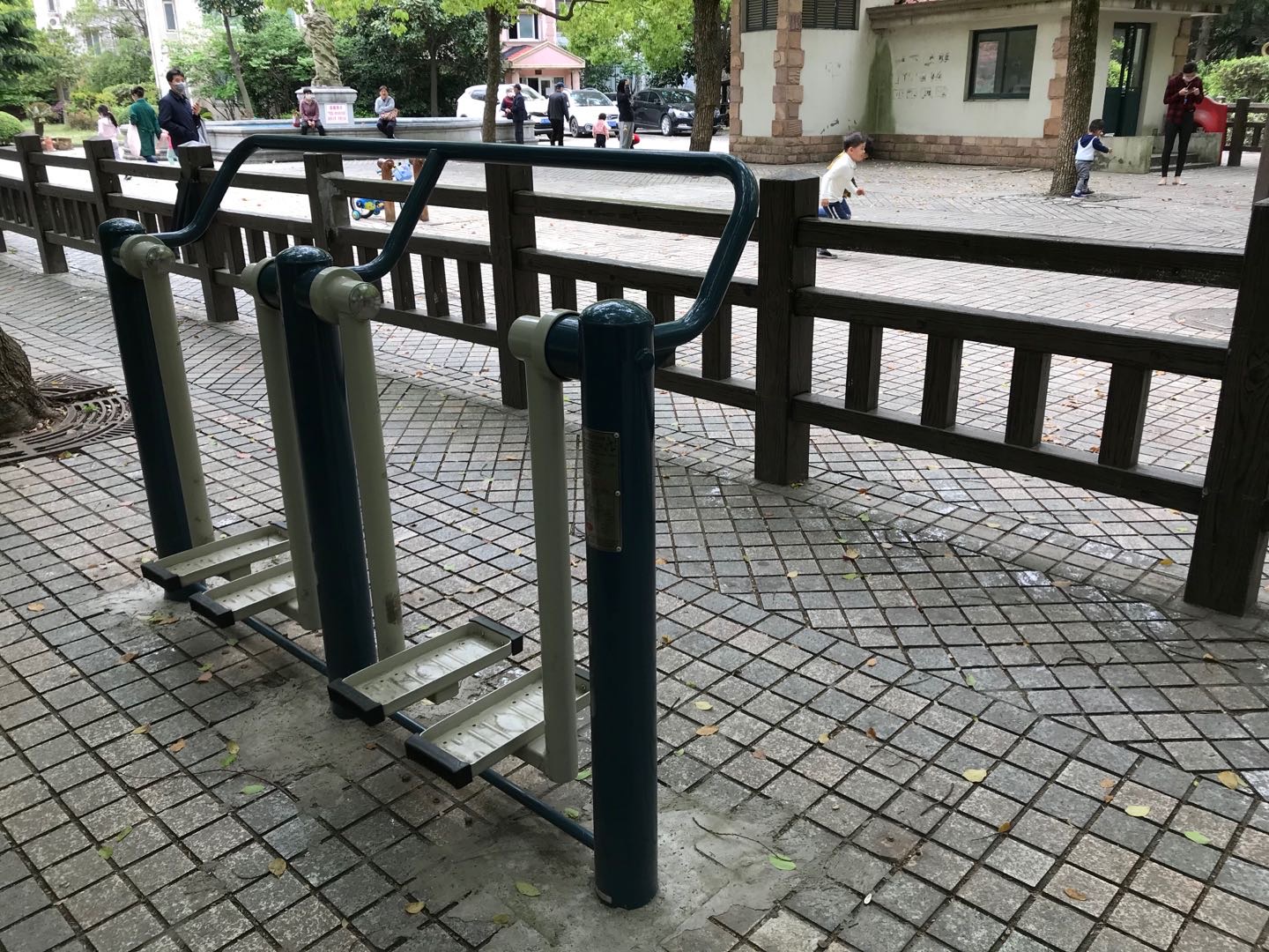 二位太空漫步機
