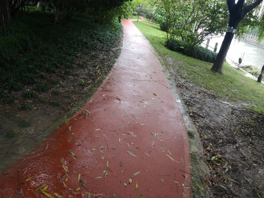 萬壽社區翡翠國際花苑健身步道