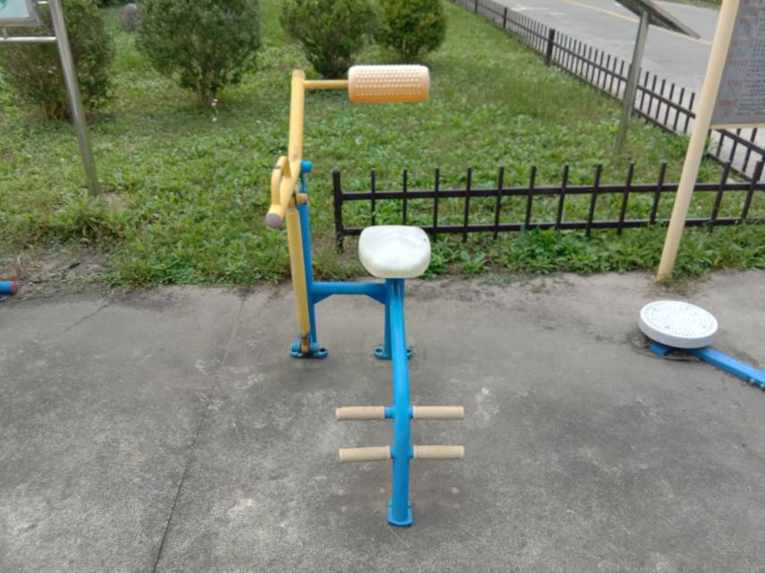 腹背鍛煉器