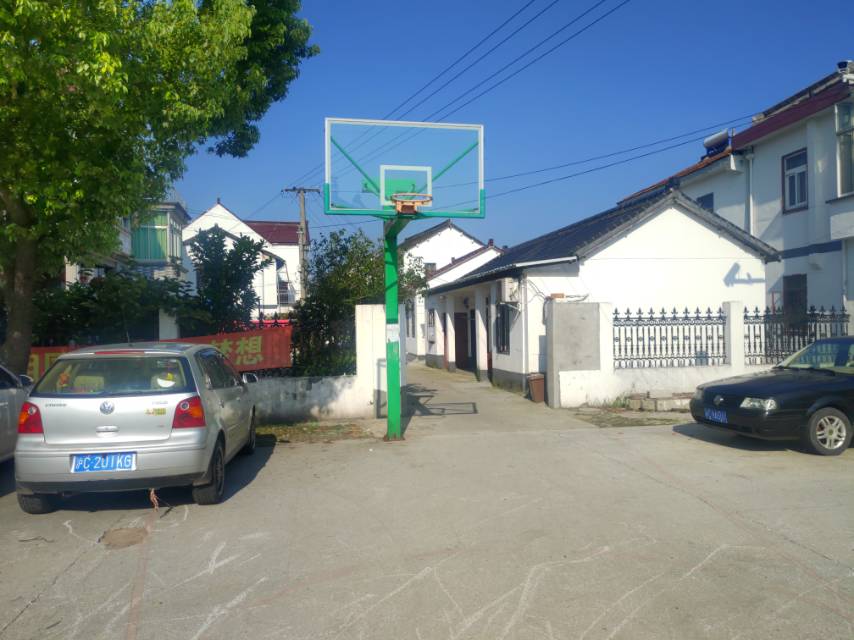 東天村籃球場