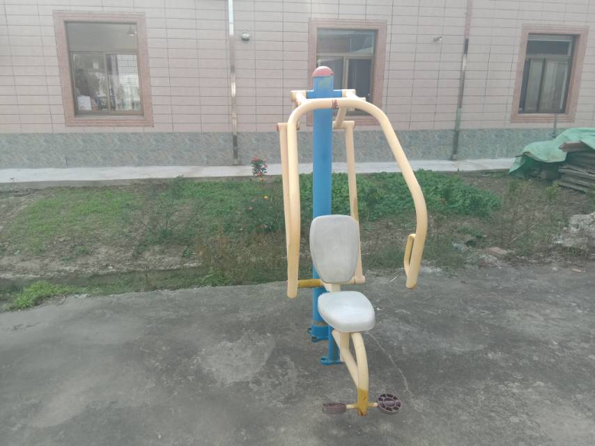 自重推胸器