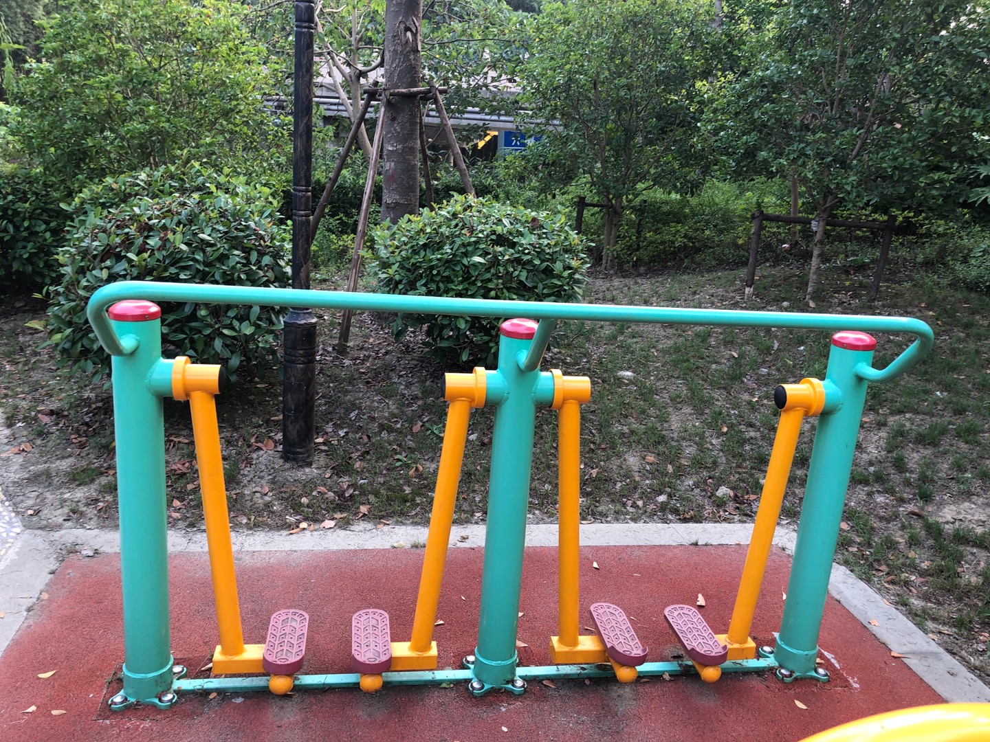 兩聯漫步機