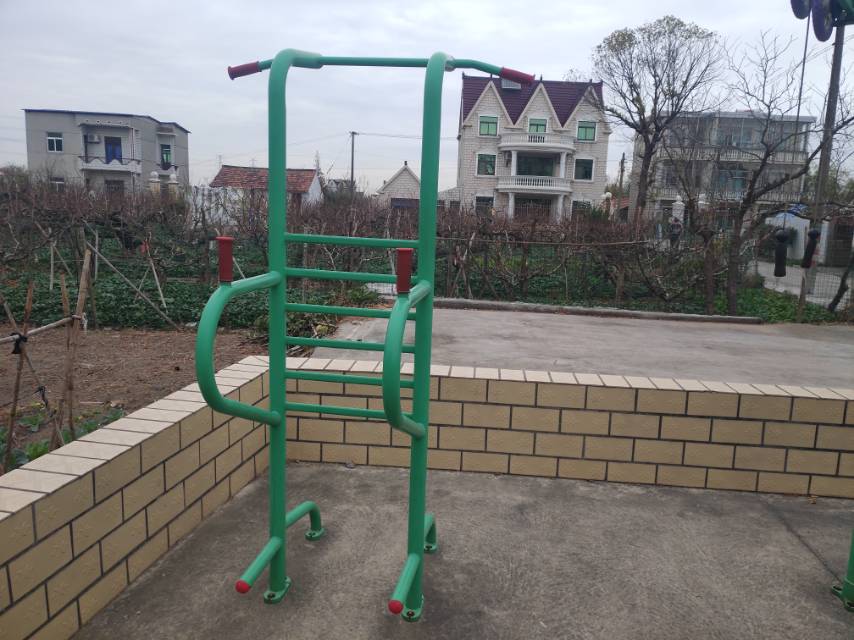多功能訓練器