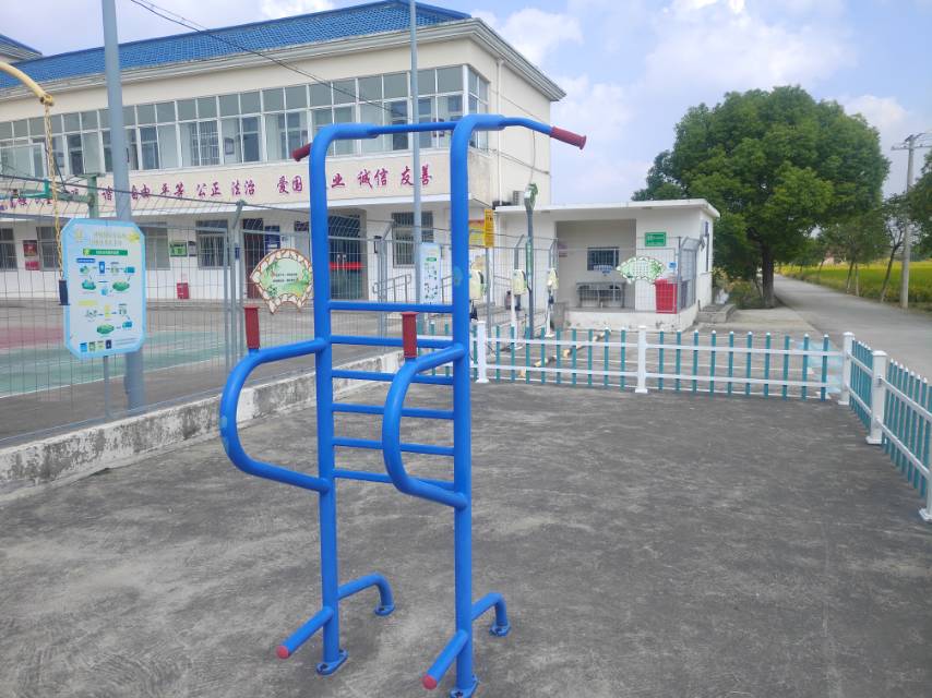 多功能訓練器