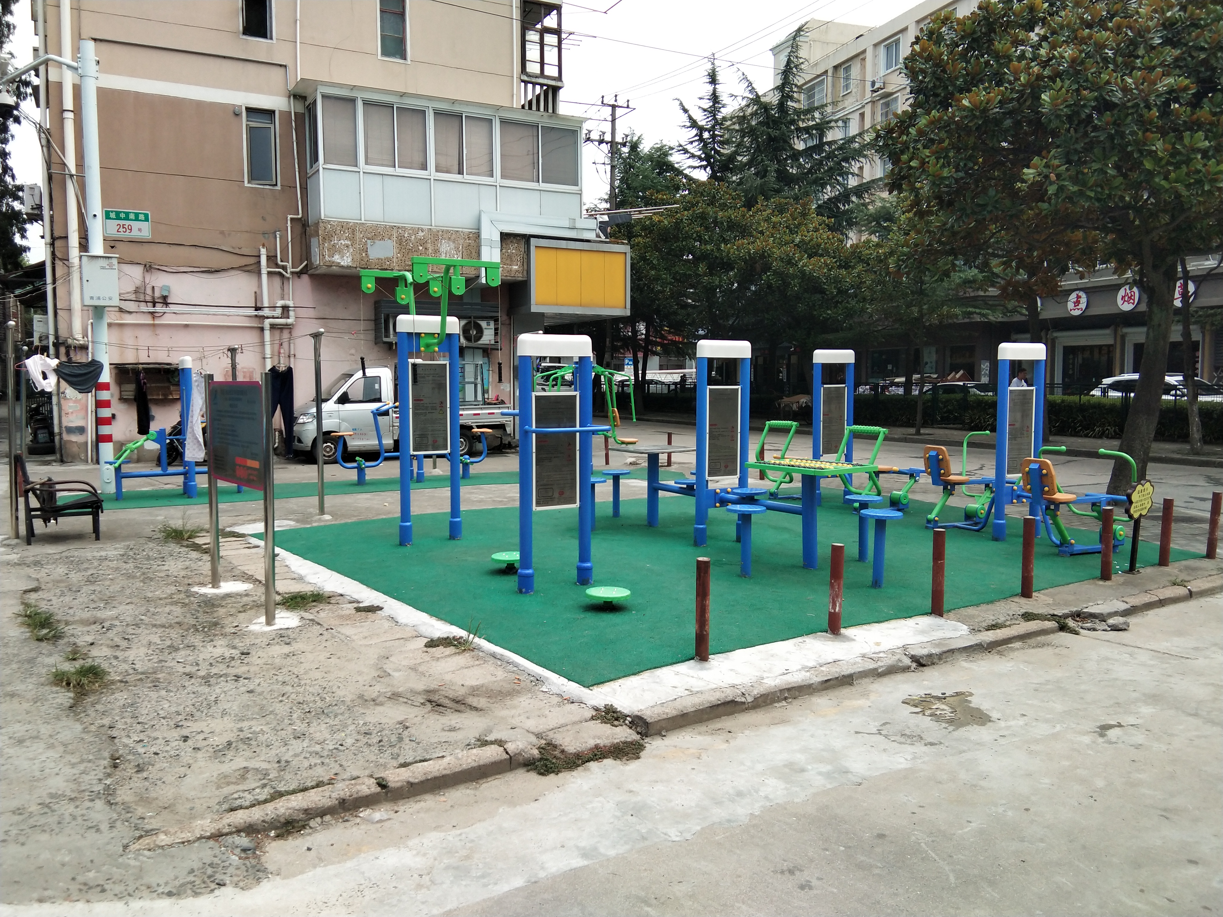 解放社區老朱青路健身點