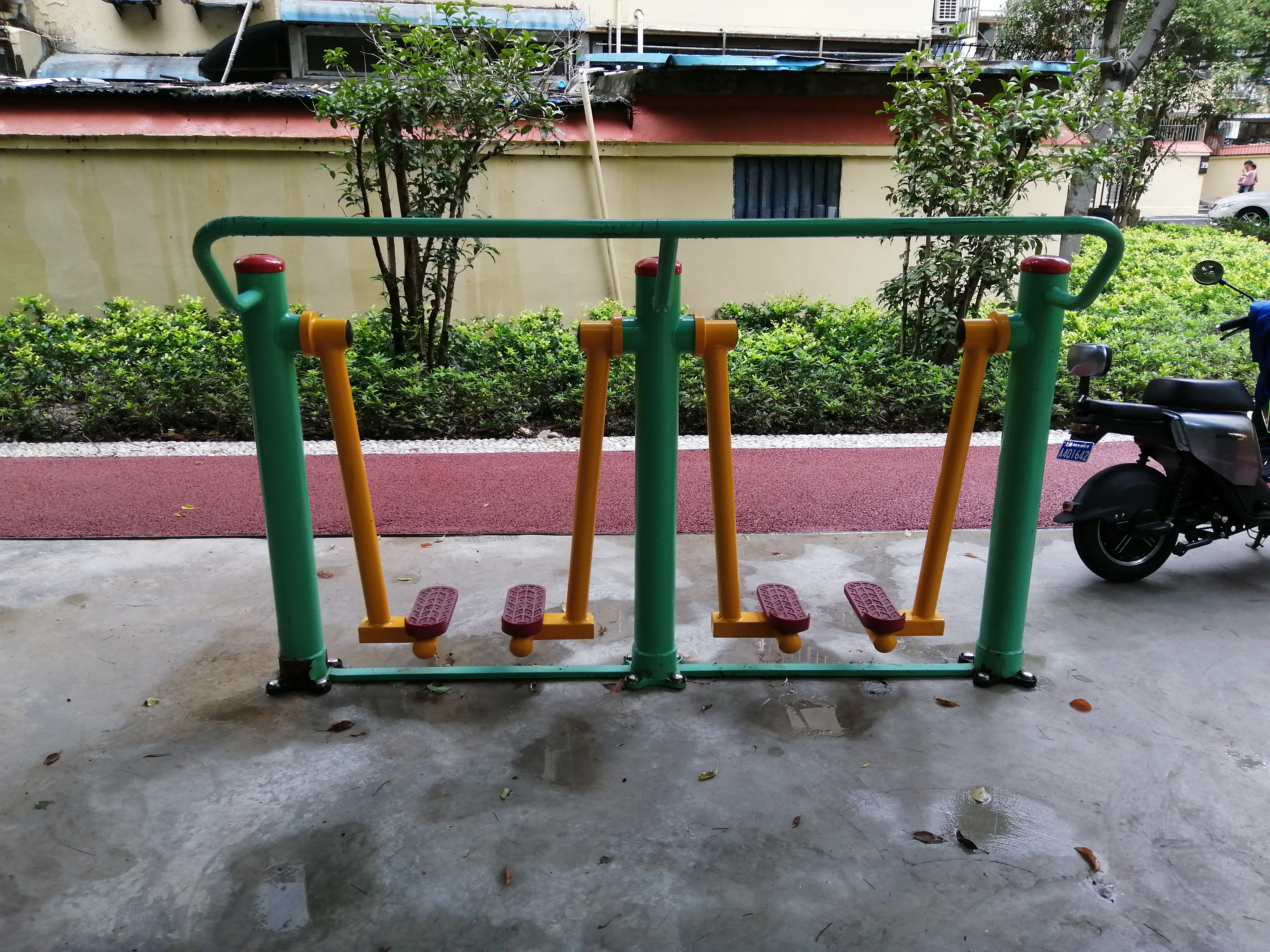 兩聯漫步機