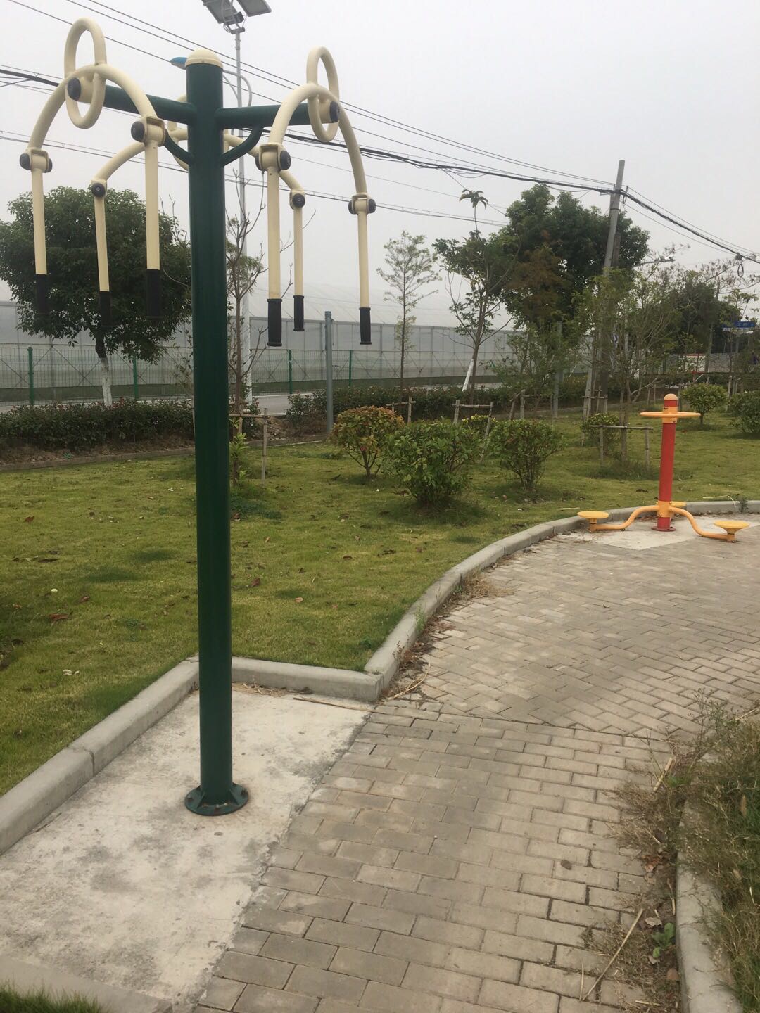老港鎮欣河村民委員會煙墩11組丁字口健身苑點