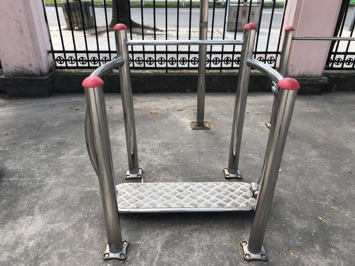 晃 板