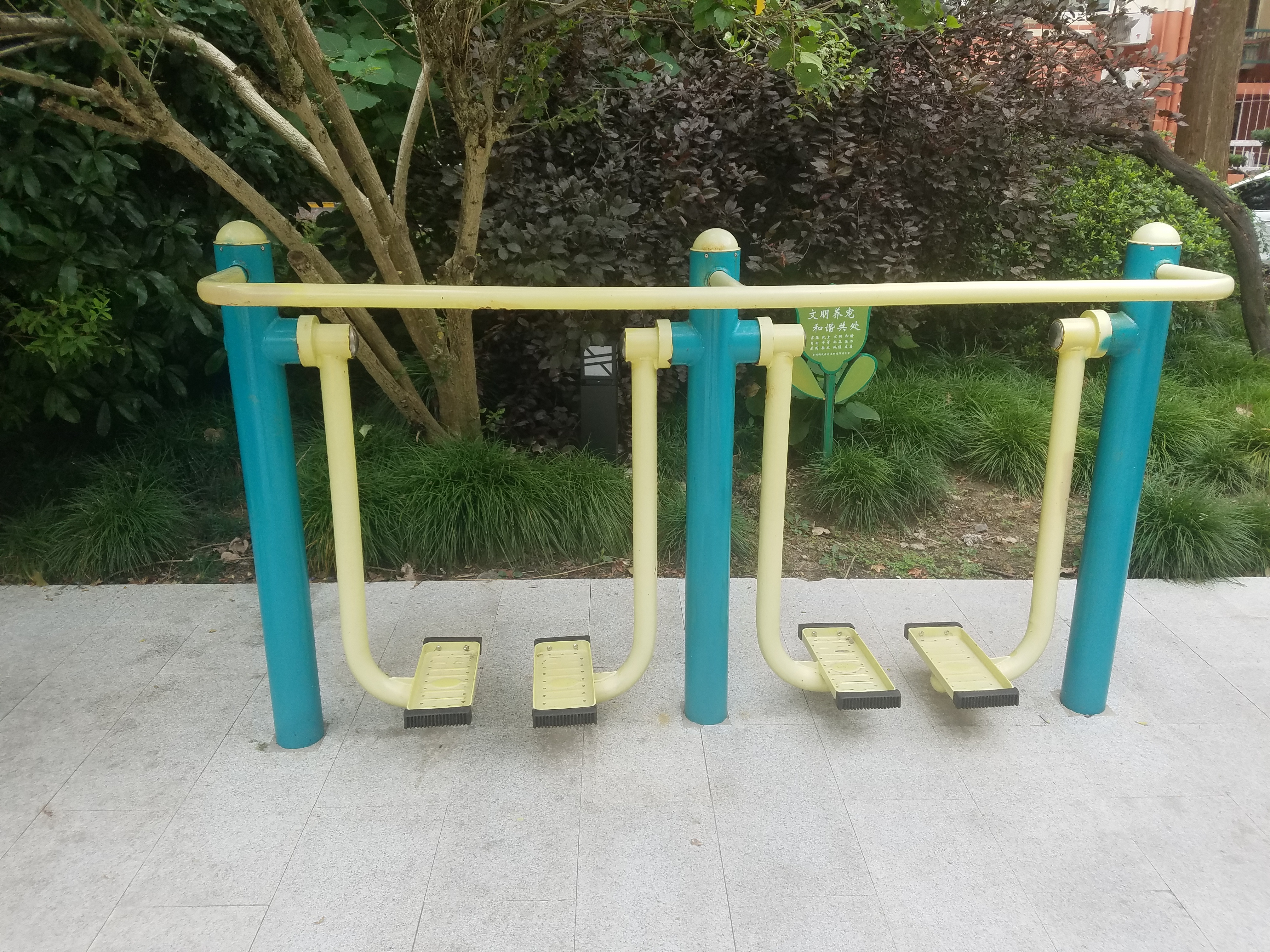 二位智能太空漫步機