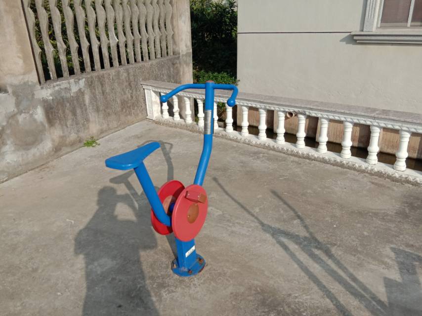 直立健身車