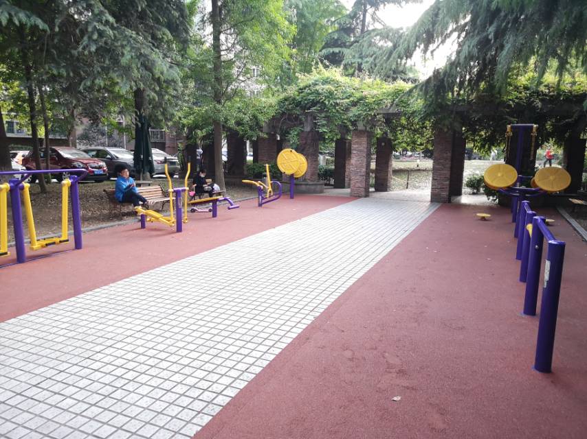 三門(mén)路318弄市民益智健身點(diǎn)