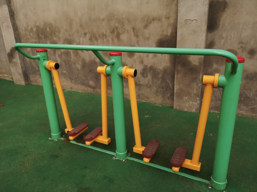 兩聯漫步機