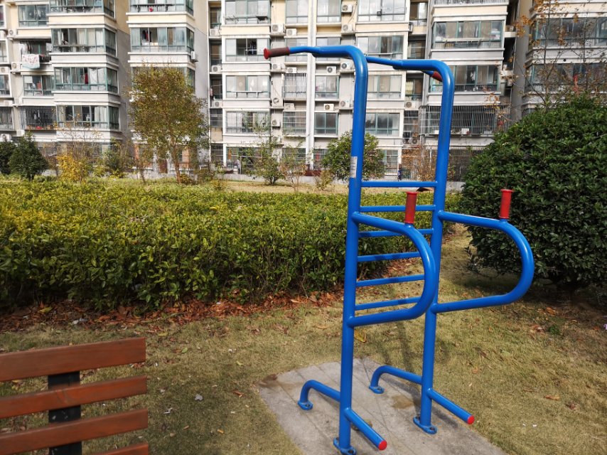 多功能訓練器