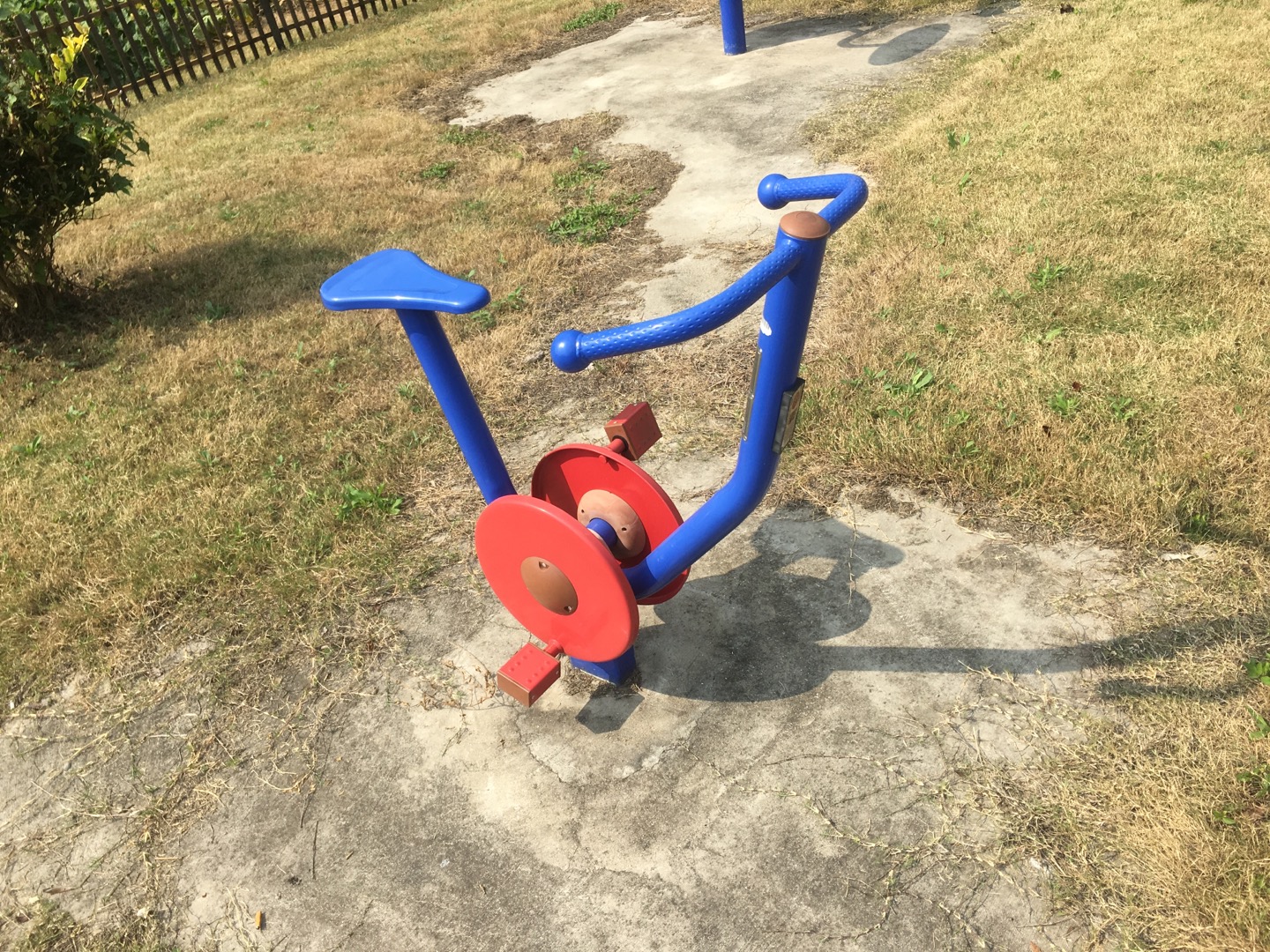 直立健身車