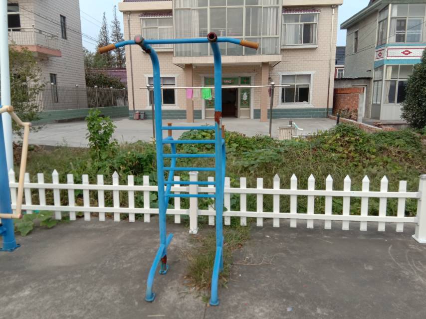 多功能訓練器
