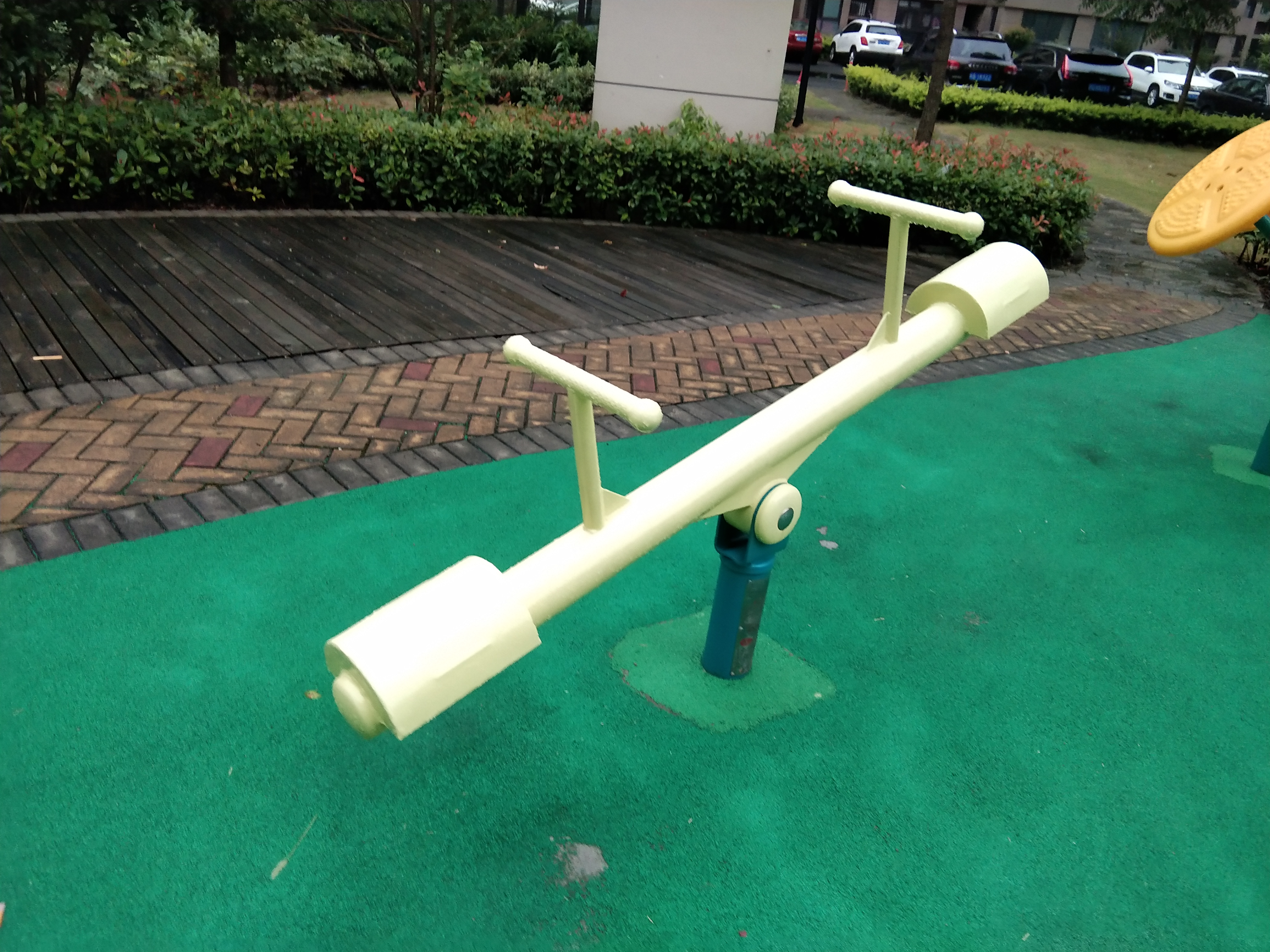 兒童蹺蹺板