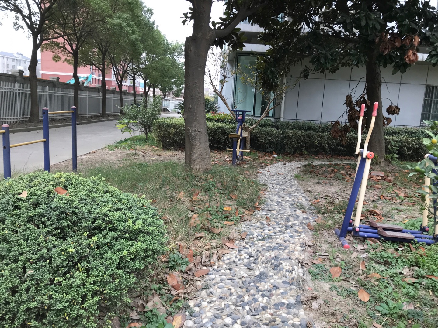 蘆潮路龍吟小區(qū)健身苑點2
