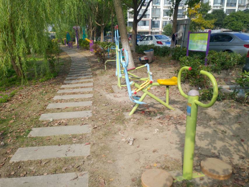 浦東利津路1111弄河沿邊健身點