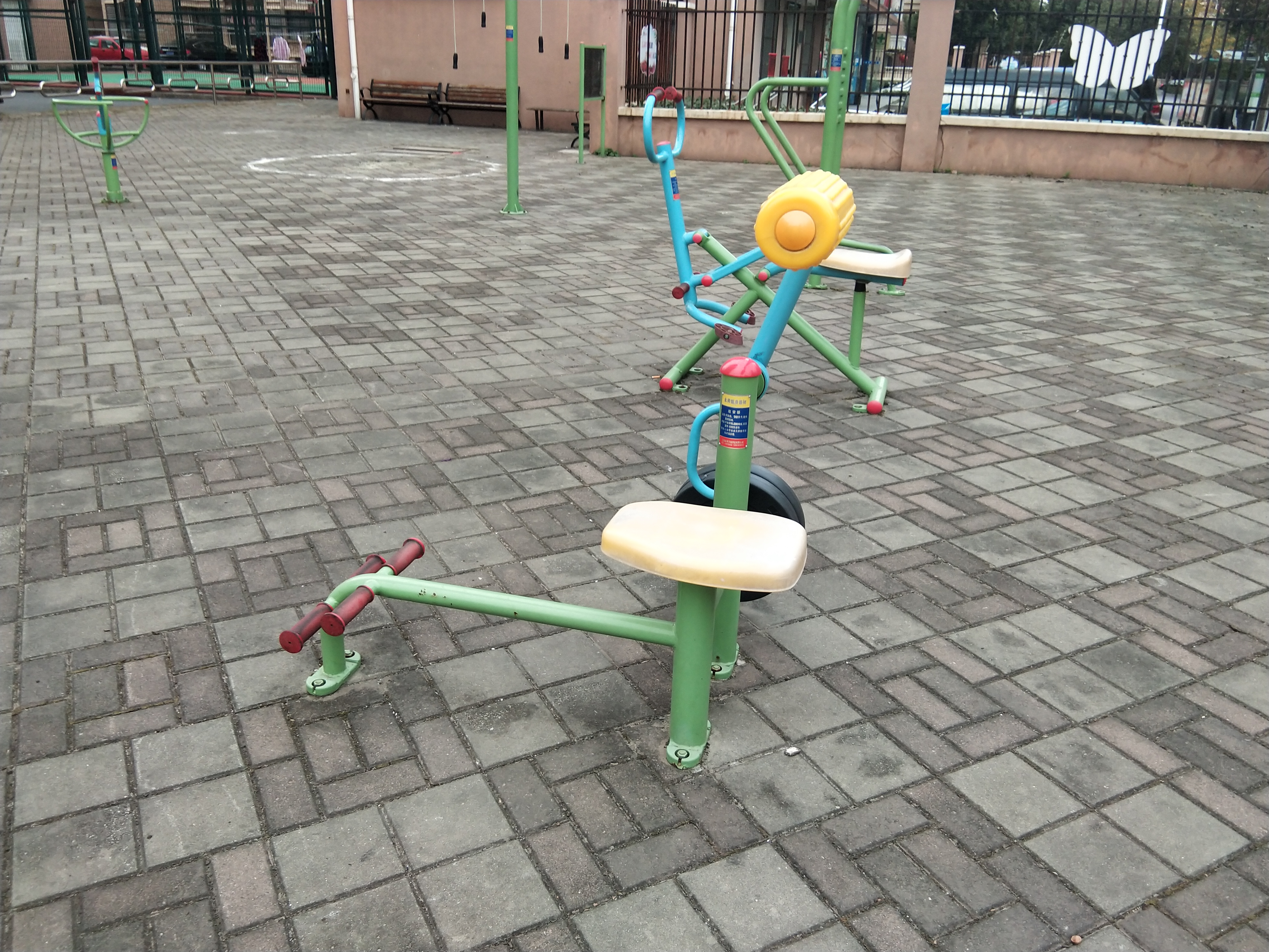 腹背鍛煉器