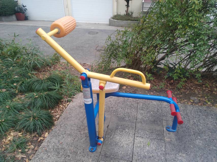 腹背鍛煉器