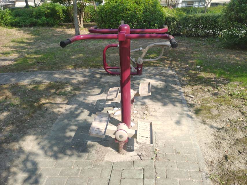 扭腰踏步機