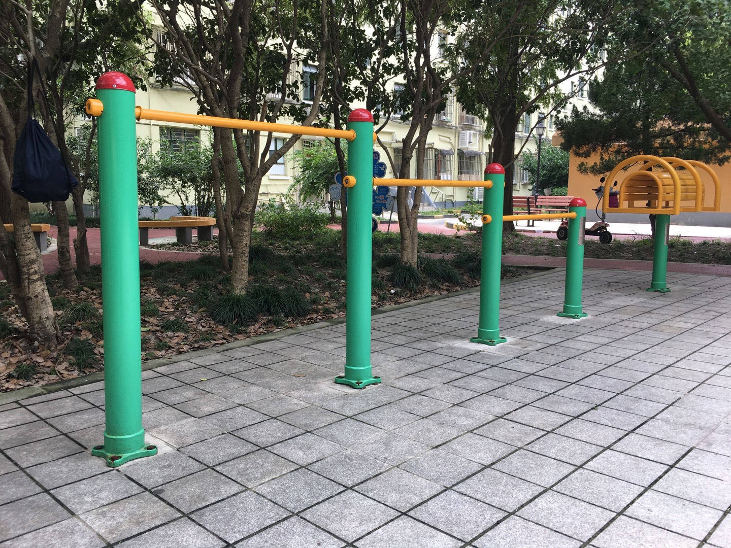 多聯壓腿架