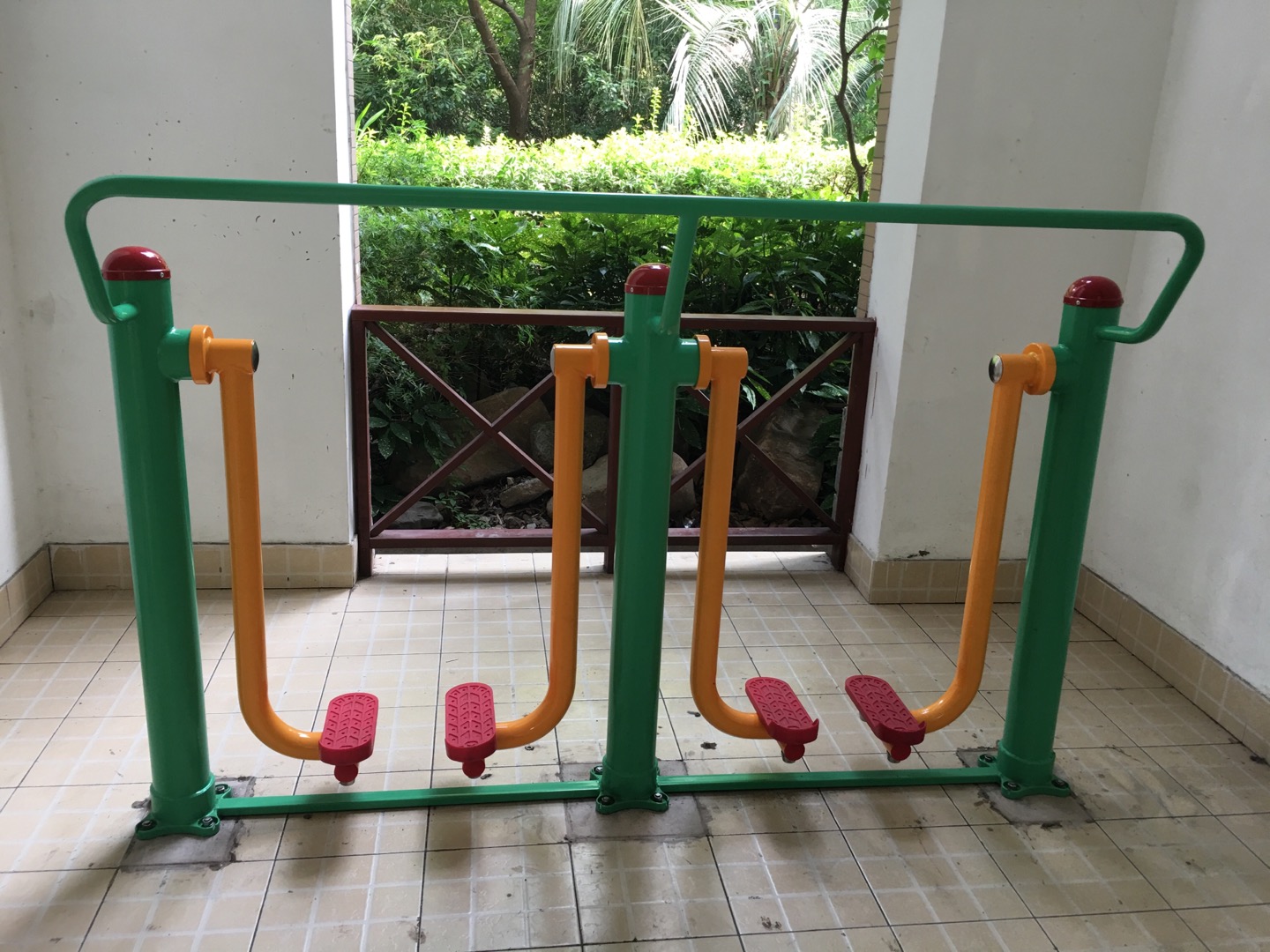 兩聯漫步機