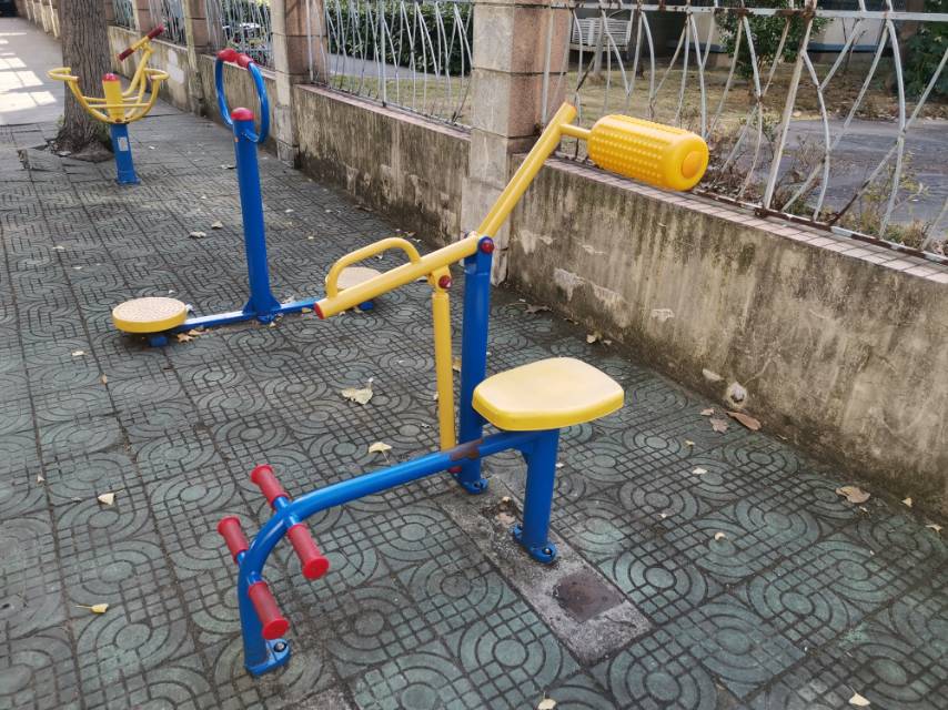 腹背鍛煉器