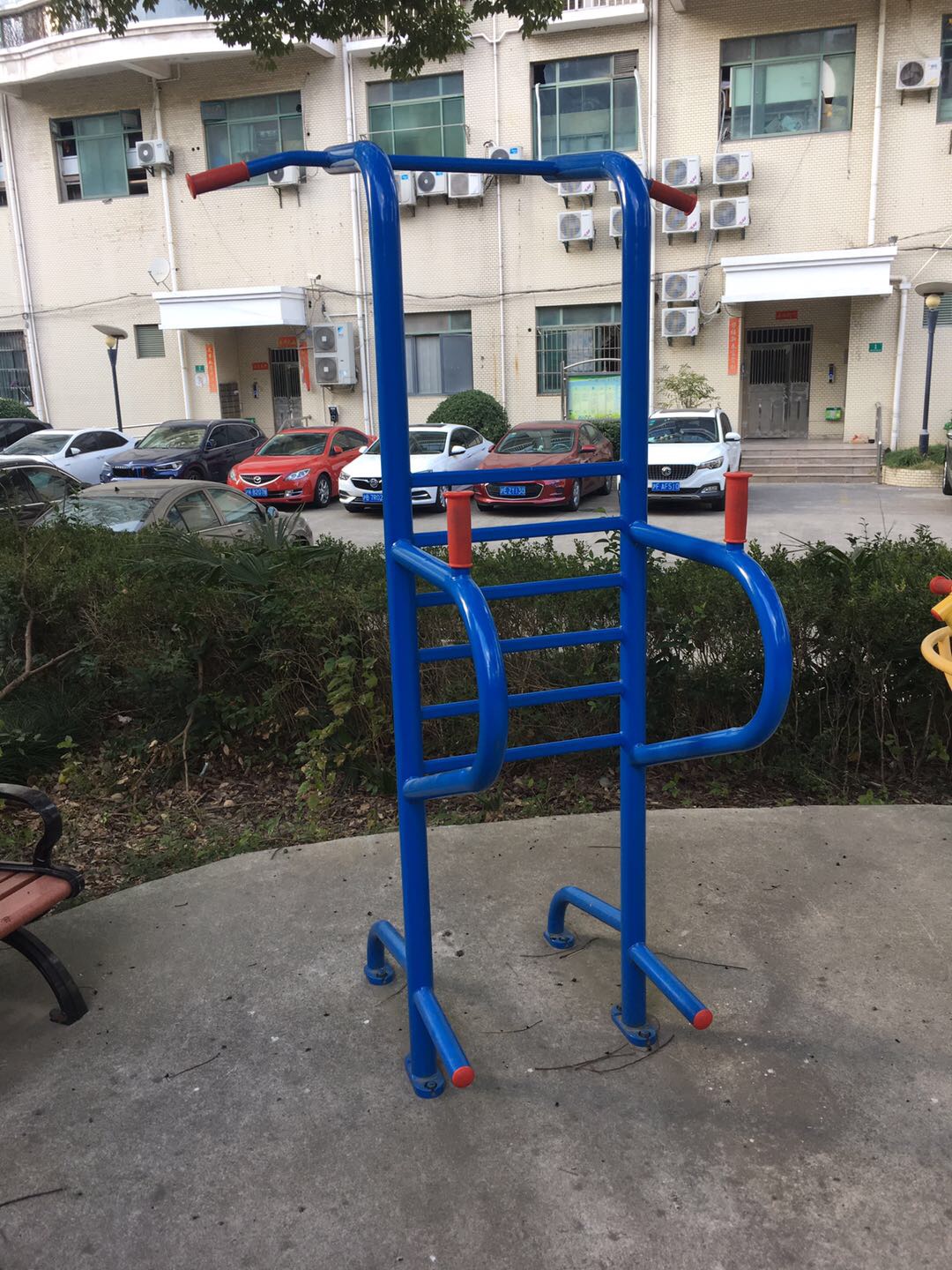 多功能訓練器
