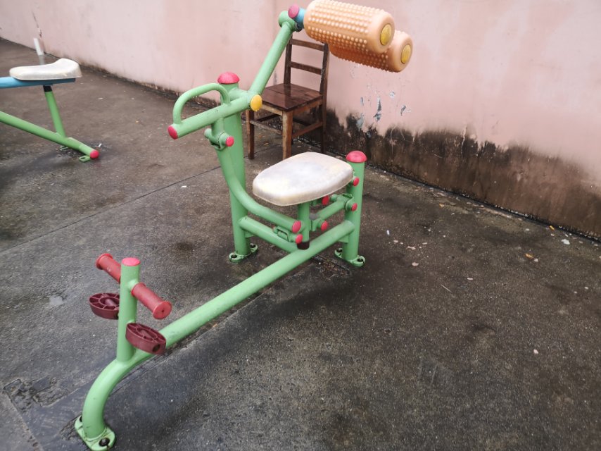 腹背鍛煉器