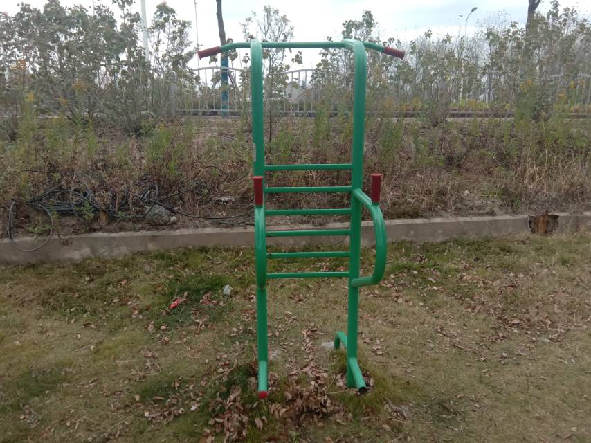 多功能訓練器