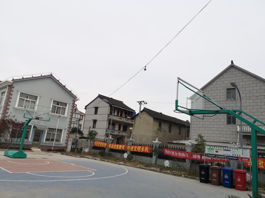 鶴鳴村籃球場