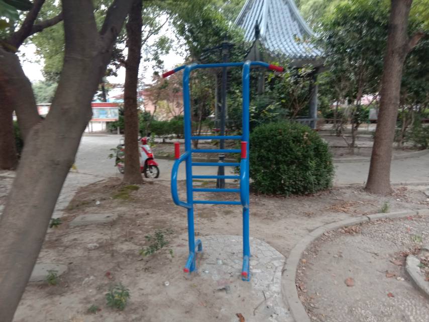 多功能訓練器