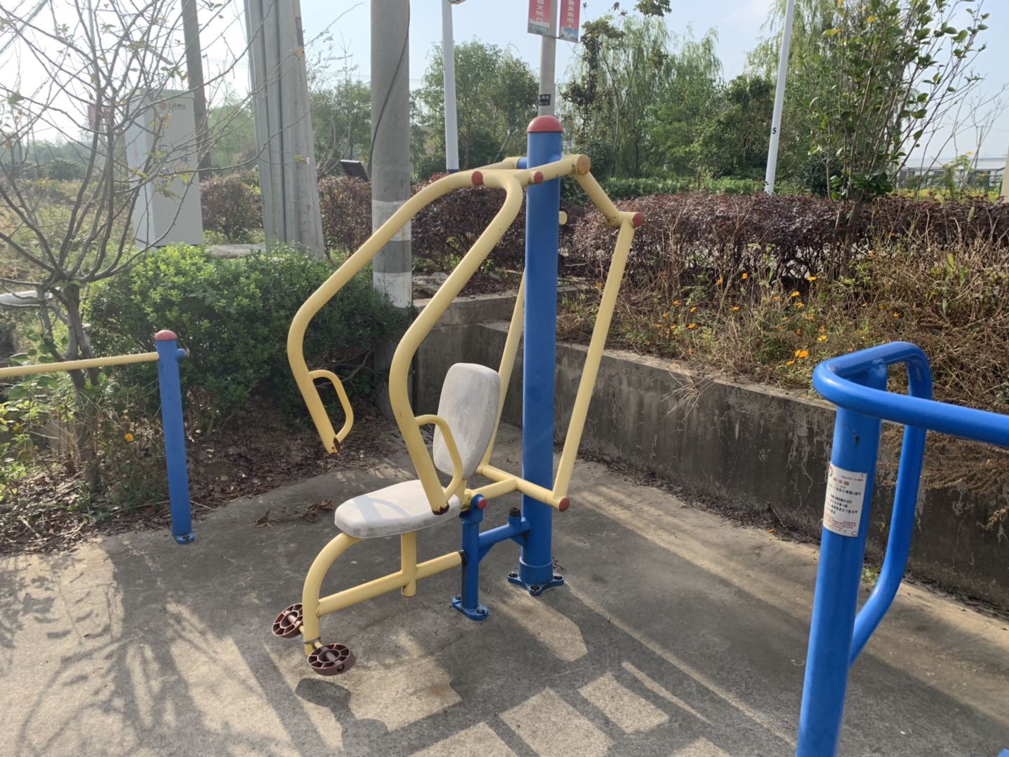 自重拉胸器
