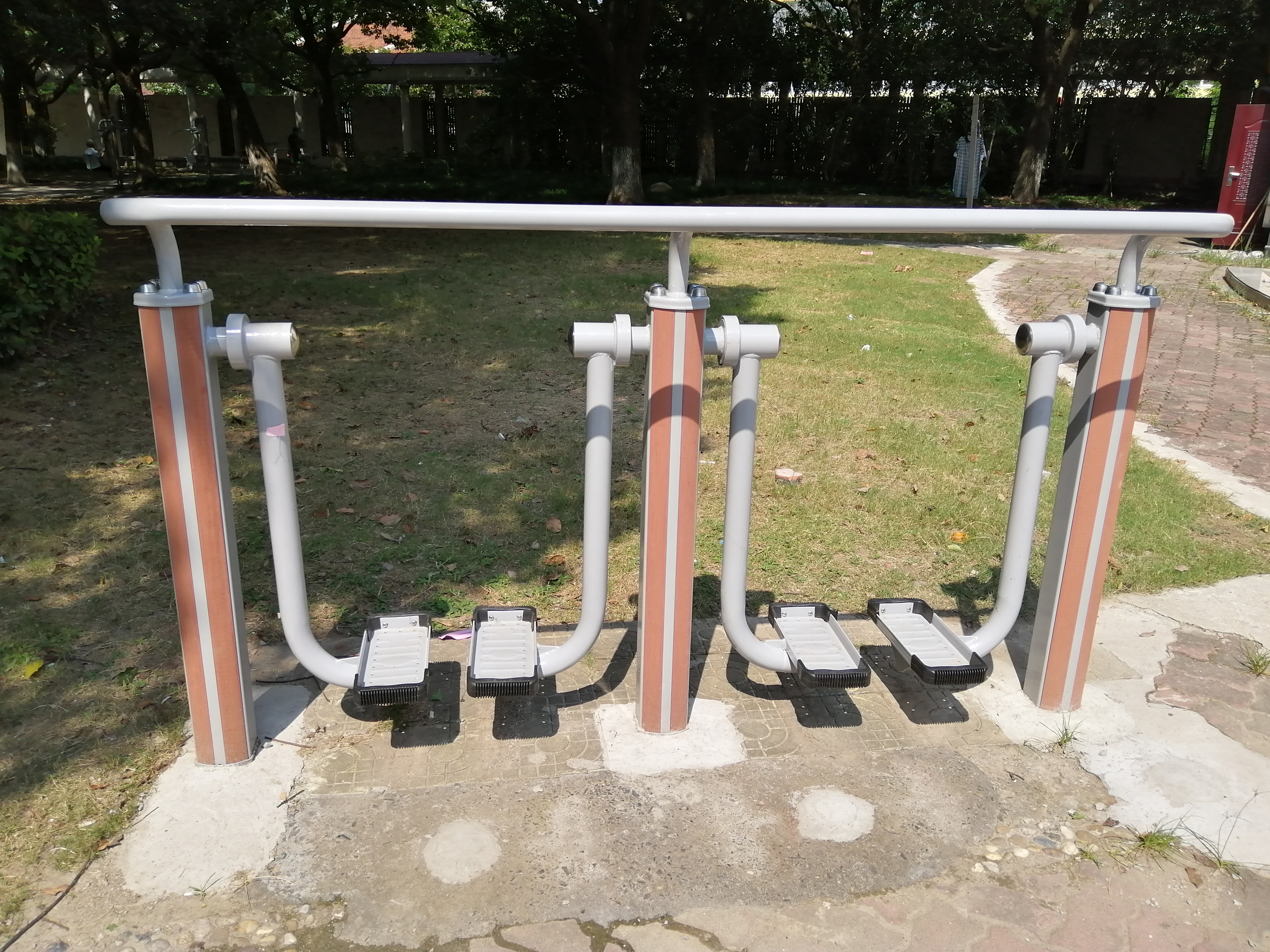 雙位太空漫步機
